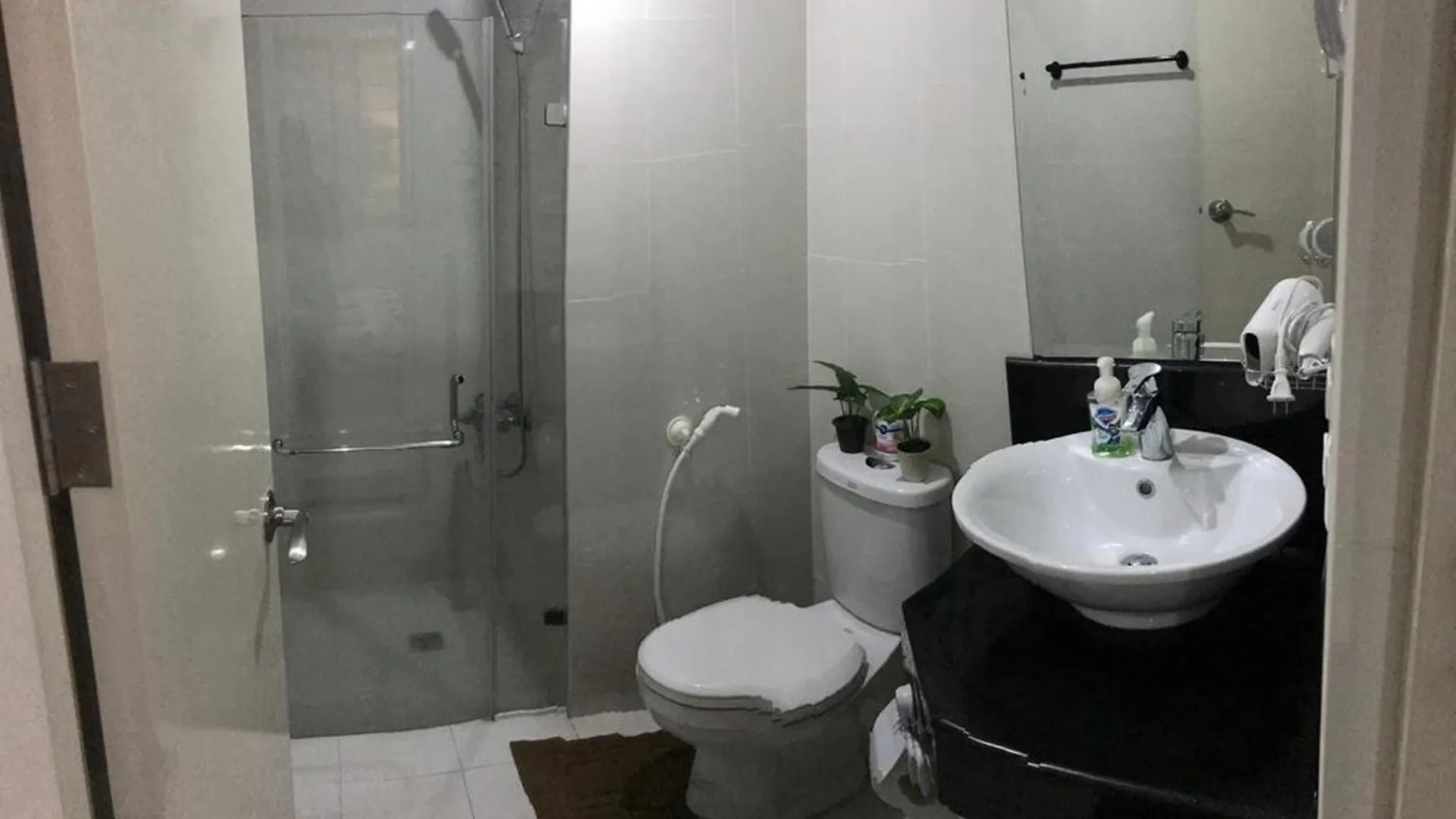One Palm Tree Apartments Manila